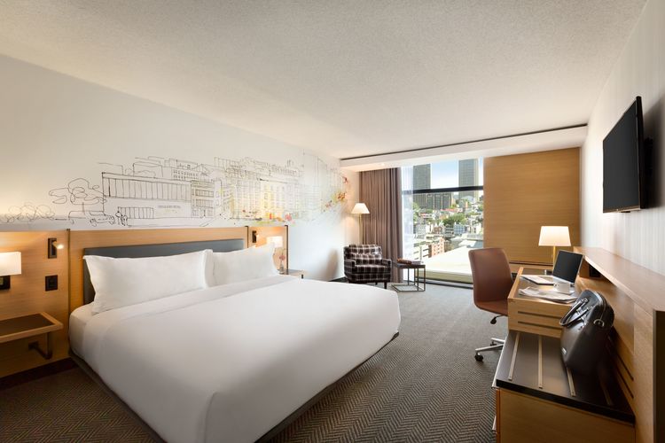 King-Sky-View-Room
